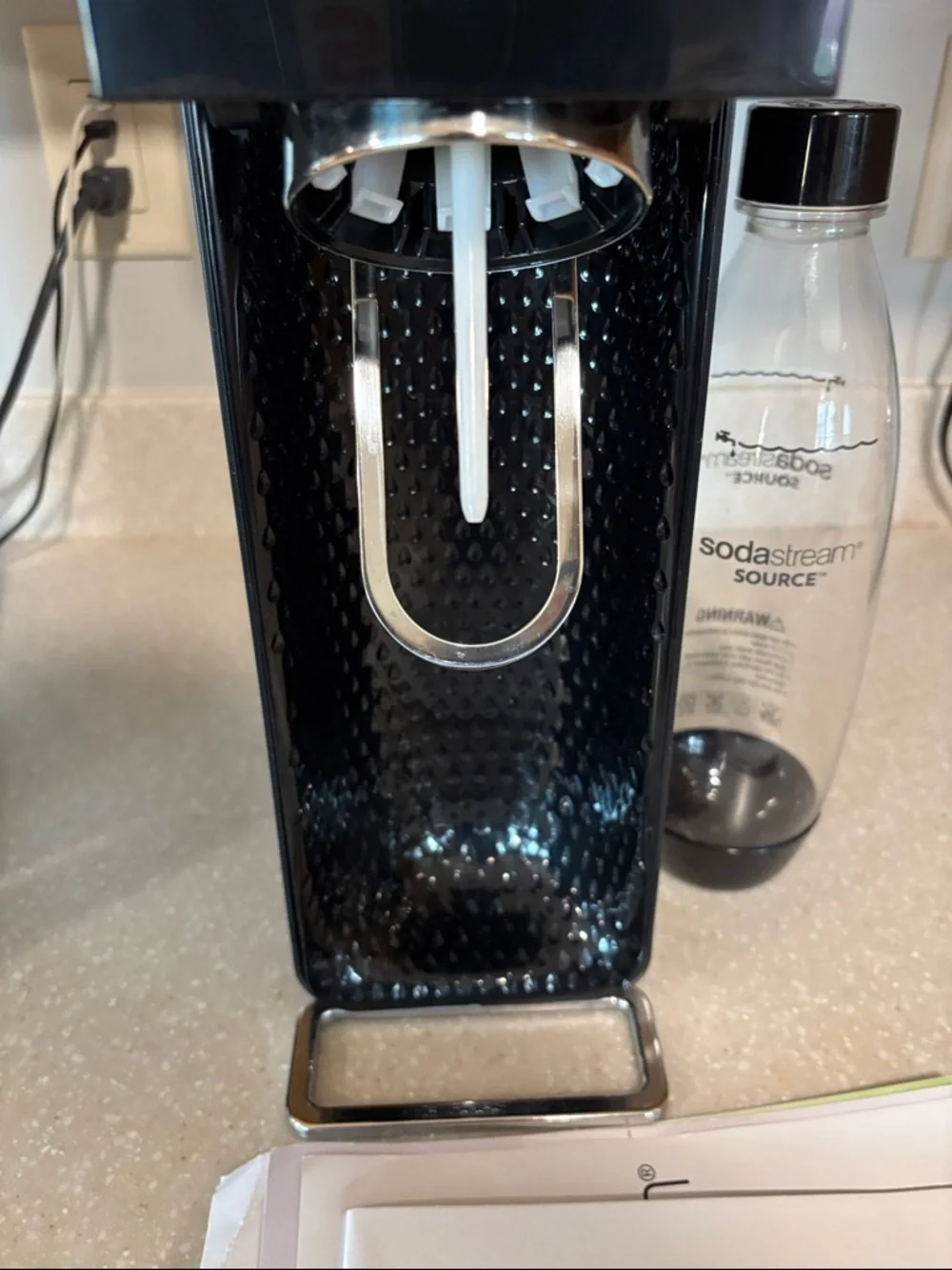 SodaStream Source Black Sparkling Water Maker - Picture 4 of 6